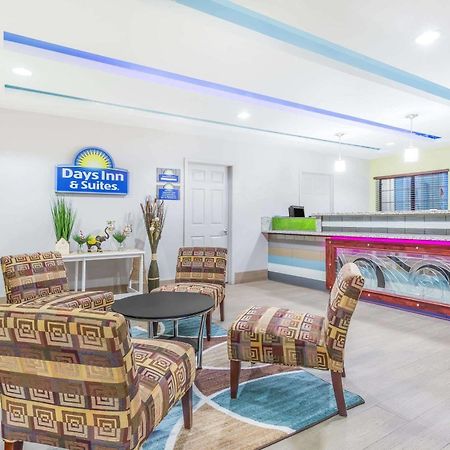 Days Inn & Suites By Wyndham Madisonville Eksteriør bilde