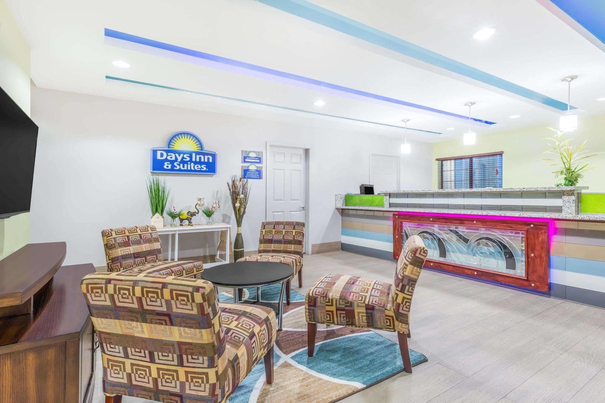Days Inn & Suites By Wyndham Madisonville Eksteriør bilde