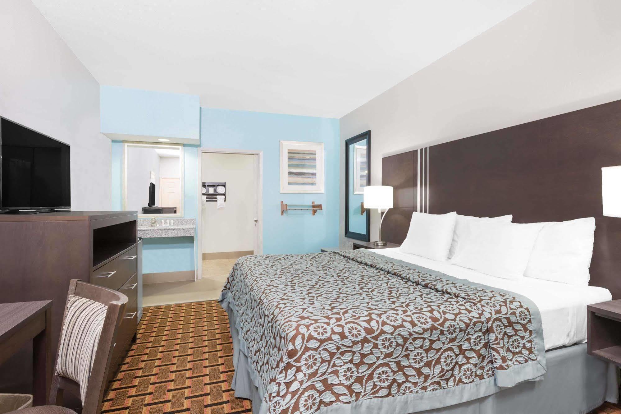 Days Inn & Suites By Wyndham Madisonville Eksteriør bilde