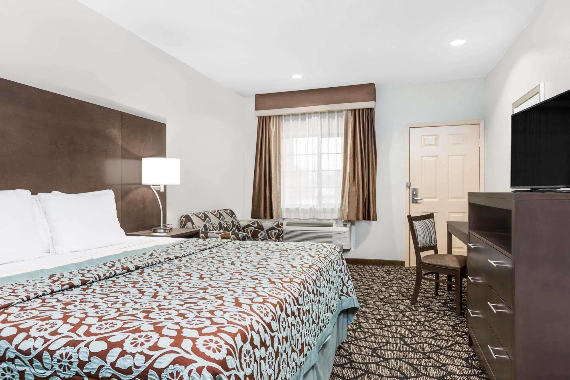 Days Inn & Suites By Wyndham Madisonville Eksteriør bilde