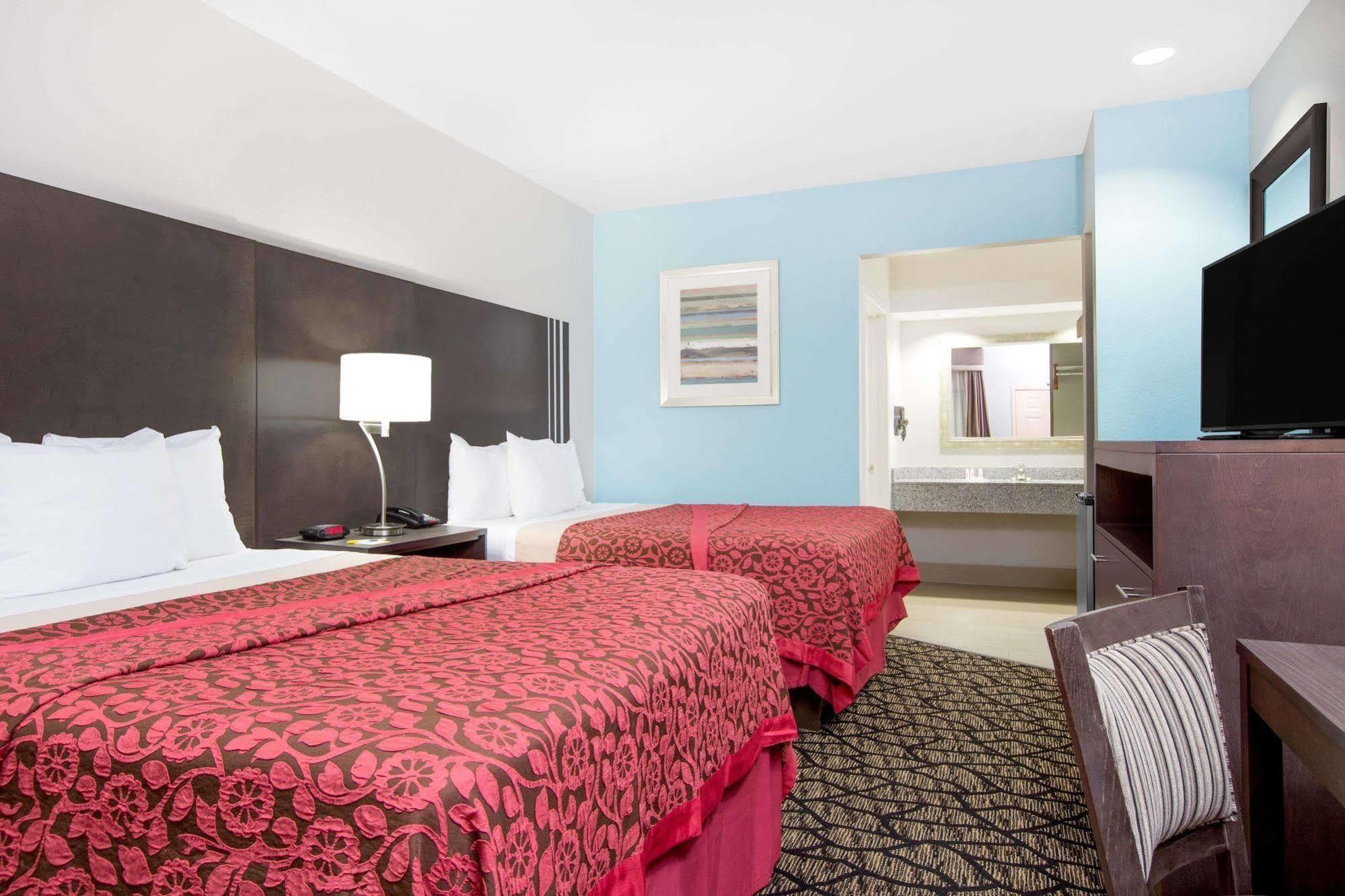 Days Inn & Suites By Wyndham Madisonville Eksteriør bilde